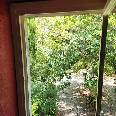 瓦杰尔欧迪恩克城堡酒店 4* Ginestas