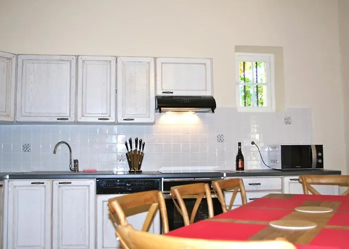 Chateau Le Vergel Authenac 4*