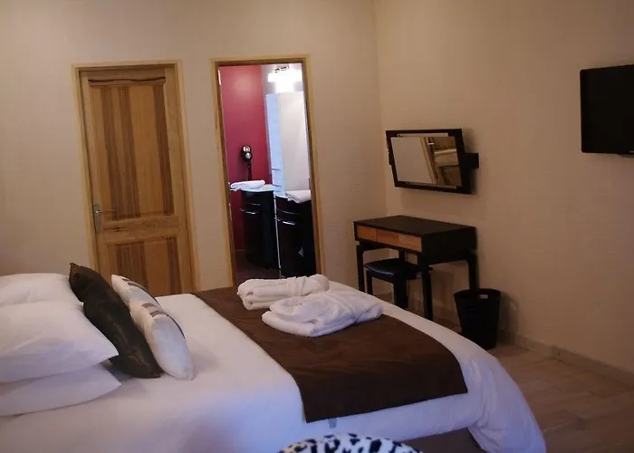 Pensión Chateau Le Vergel Authenac 4*